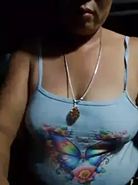 NyloveSquirt stripchat live cam model