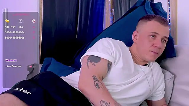 Vers_gay stripchat live cam model