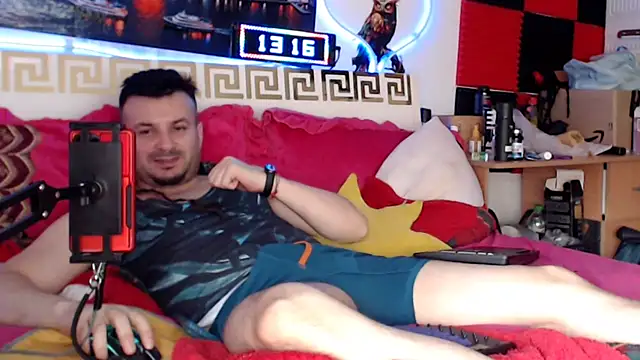 Hugec0ck007 stripchat live cam model