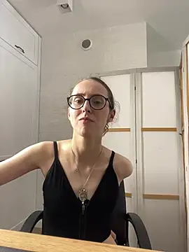 MartiniiSelenna stripchat live cam model