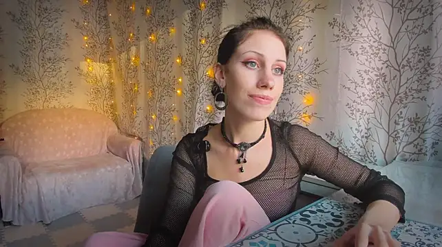 Mary0Lou stripchat live cam model
