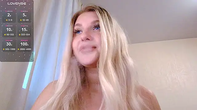 Evacadooo stripchat live cam model