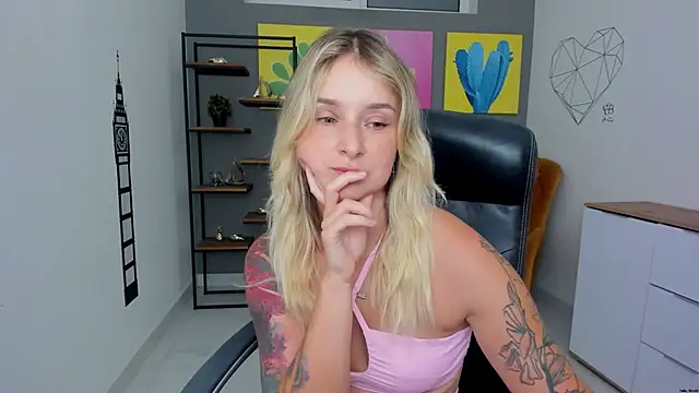 LilFleurish stripchat live cam model