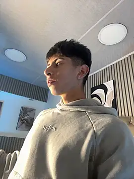 AndyJustgame_ stripchat live cam model
