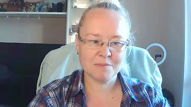 Viola27 stripchat live cam model