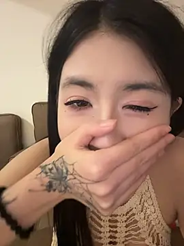 Huey11 stripchat live cam model