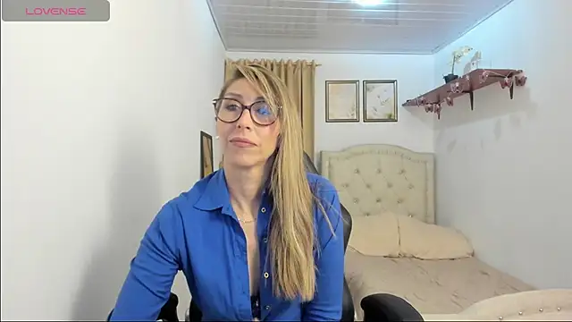 scarletfs stripchat live cam model