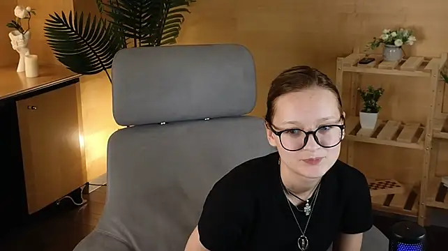 VikiLedford stripchat live cam model