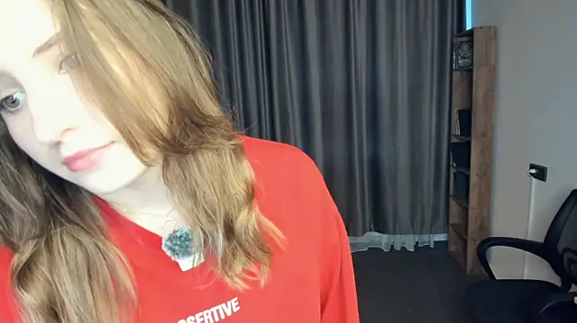 DeenaMeas stripchat live cam model