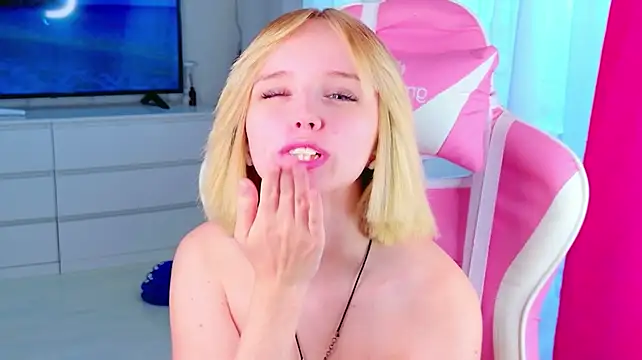 popjenny stripchat live cam model