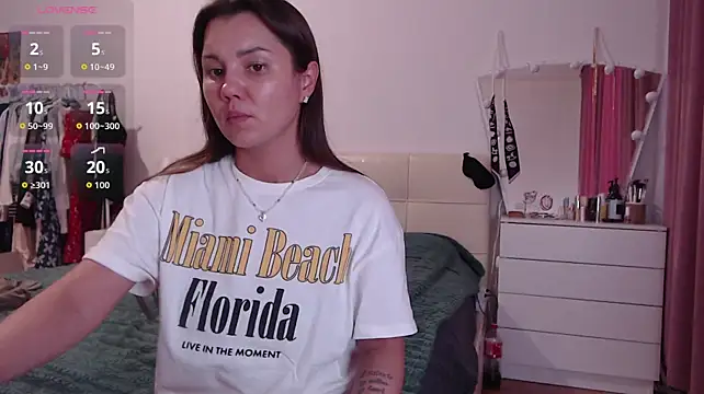 MiraMiss stripchat live cam model