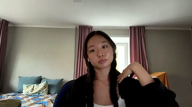 NorahHeelan stripchat live cam model