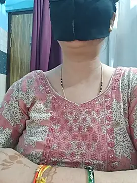 Aishwaryaa_69 stripchat live cam model