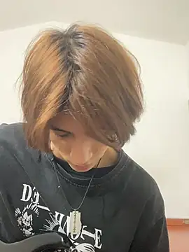 oli_dusk stripchat live cam model