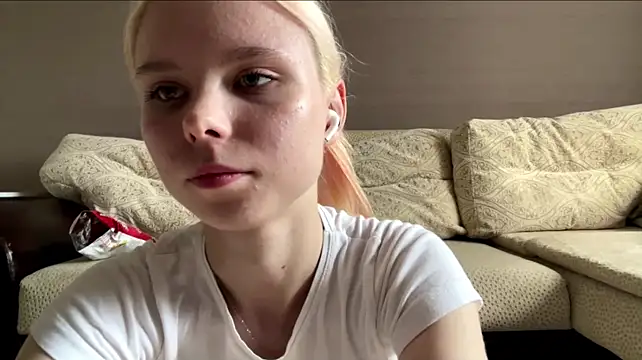 EdwinaDespres stripchat live cam model