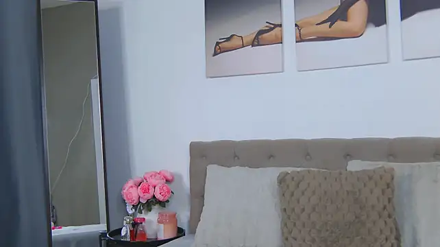 VioletiSwone stripchat live cam model
