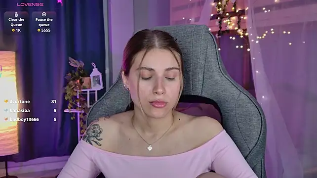 EllieCutes stripchat live cam model