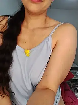 Momysexy stripchat live cam model