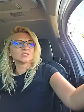 KaylinJan stripchat live cam model