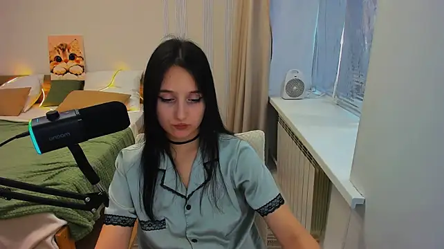 JulietteMonli stripchat live cam model