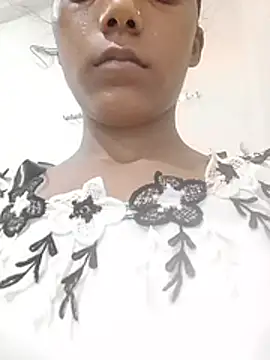hotbabymuskan stripchat live cam model