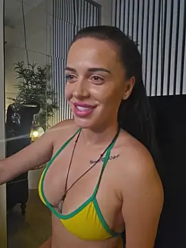 AlessandraNoir stripchat live cam model