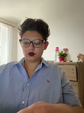 VikaKisss stripchat live cam model