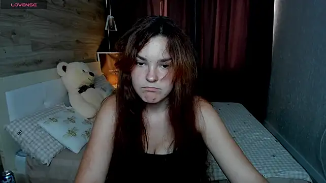 LeyaaStarr stripchat live cam model
