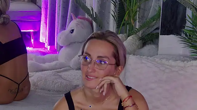 IsabelleEthan stripchat live cam model
