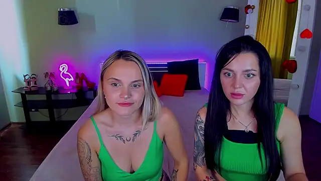 MagicEyess stripchat live cam model