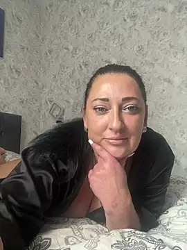 ksuha11 stripchat live cam model