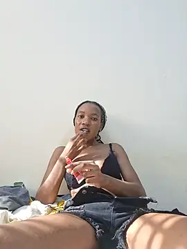 Playful_queen stripchat live cam model