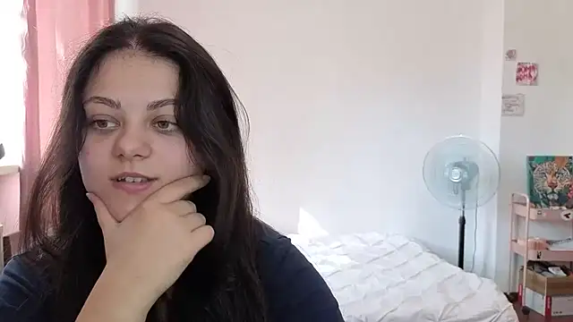 _Mikky_lil_ stripchat live cam model