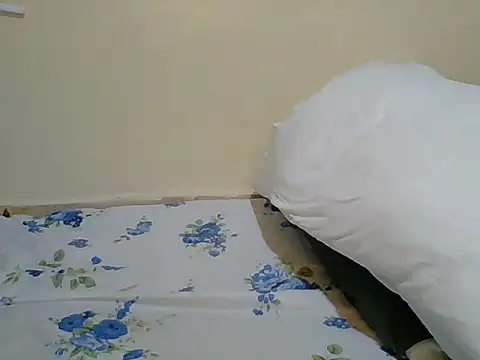 Shania_loveer stripchat live cam model