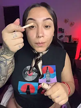 Lilyhotson stripchat live cam model