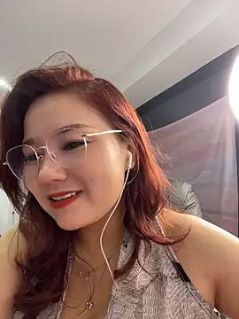 Elowen-520 stripchat live cam model