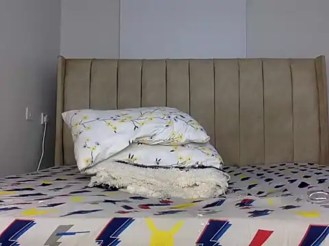 Mollycruzz1 stripchat live cam model