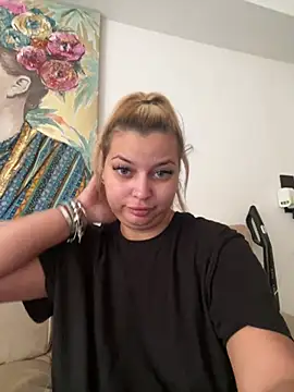 AllysonK stripchat live cam model