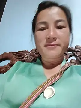 Yuzi-i stripchat live cam model