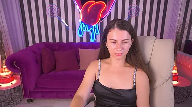 LittleJulii stripchat live cam model