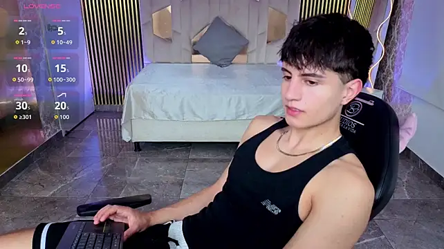 Kyler_tay stripchat live cam model