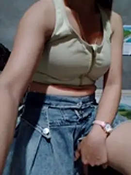 TrucBaby stripchat live cam model