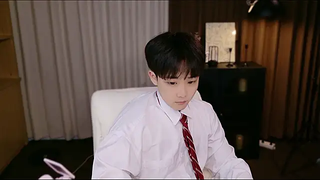 CaiYizhixun stripchat live cam model