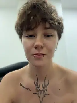 IceMur stripchat live cam model