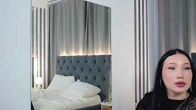 VikkyVonn stripchat live cam model