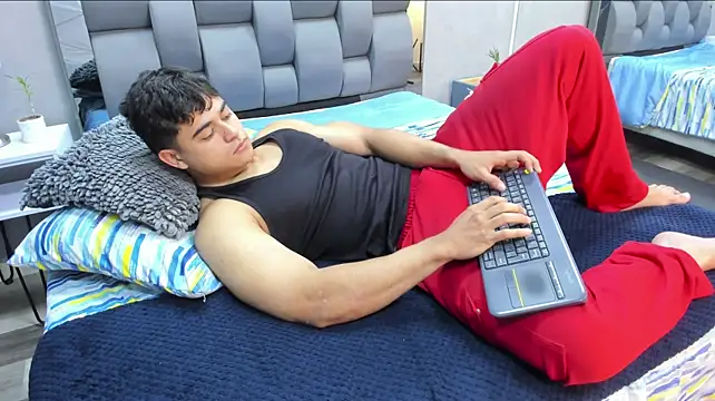 Charlie___Musk stripchat live cam model