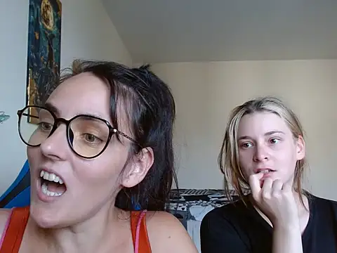 OliviaTheS stripchat live cam model