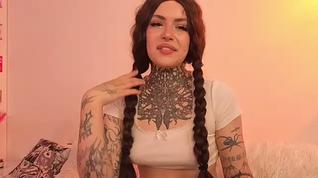 brightmuffin stripchat live cam model