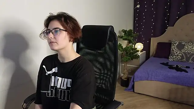 LunaCage stripchat live cam model