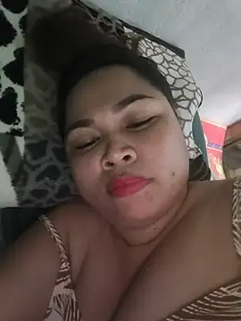 Sweetlorie_83 stripchat live cam model